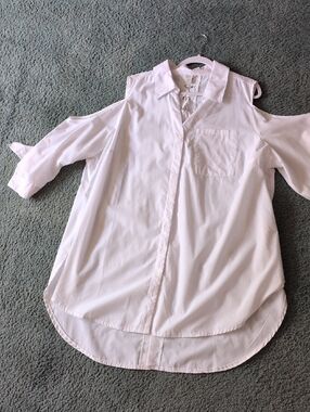 Women's Plus Size White Cold-Shoulder Button-Front Shirt Top
